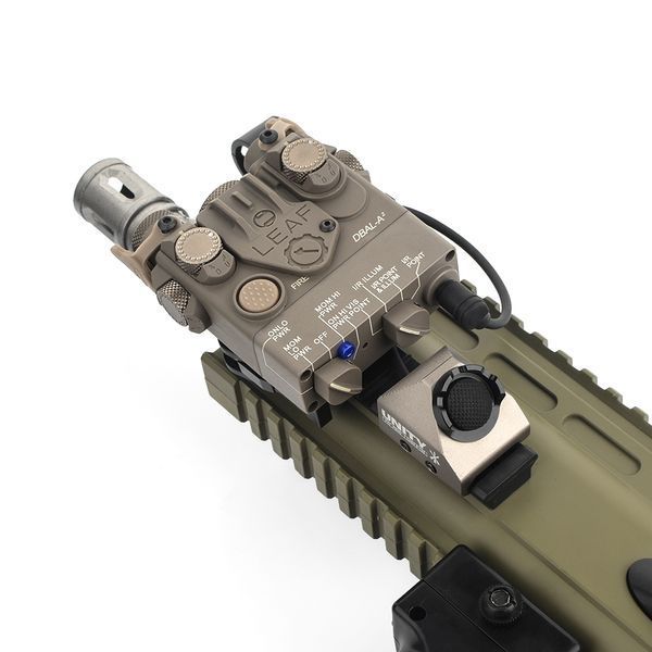 Кнопка Wadsn UT Hot Button-Picatinny Rail Mount 2.5mm Modlite Plug DE 35066 фото