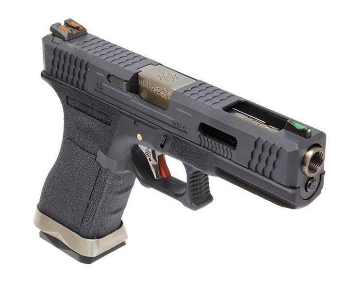 Страйкбольний пістолет WE Glock 17 Custom (Black Slide and Gold Barrel) Black 20962 фото