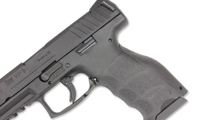 Страйкбольний пістолет Umarex Heckler&Koch VP9 Tactical GBB 28888 фото