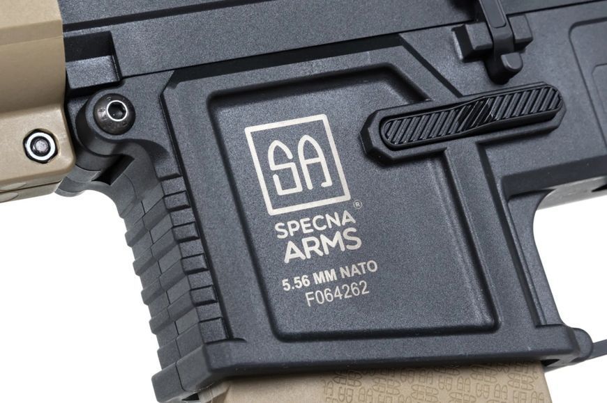 Страйкбольна штурмова гвинтівка Specna Arms SA-F04-RL FLEX Light Ops Stock/ New Receiver HAL ETU Half-Tan 33955 фото