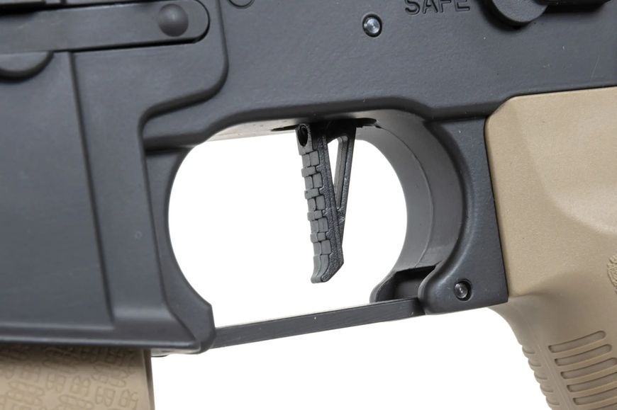 Страйкбольна штурмова гвинтівка Specna Arms M4 RRA SA-E04 Edge Hal ETU Half Tan 32610 фото