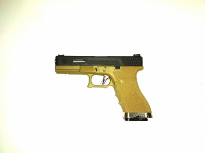 Купити Страйкбольний пістолет WE Glock 17 Force pistol Metal Tan-Silver GBB в магазині Strikeshop