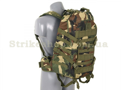 Купити Рюкзак Assault Backpack  8FIELDS 26L Woodland в магазині Strikeshop